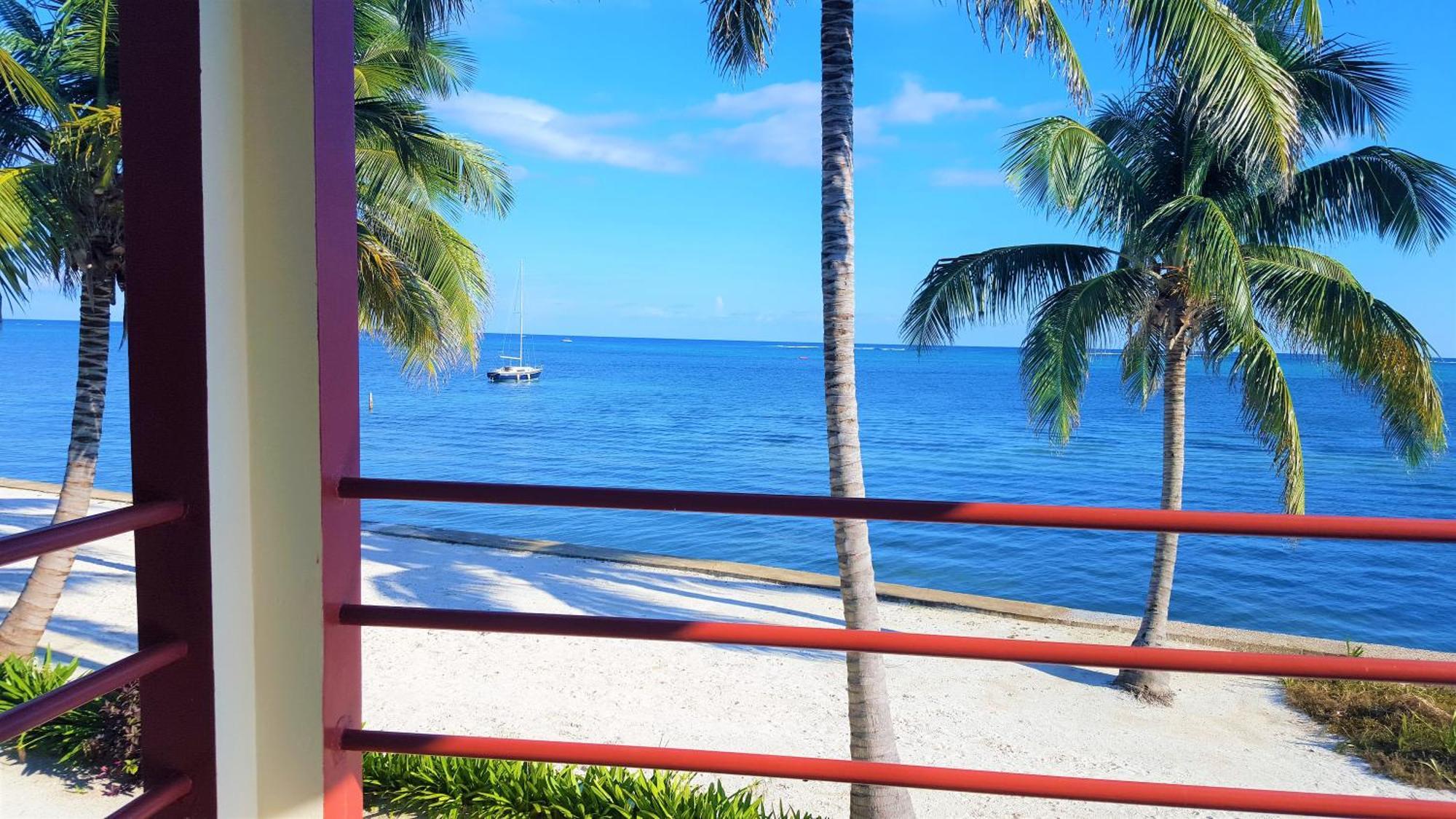Tres Cocos Resort San Pedro  Esterno foto